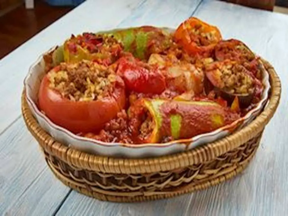 Tajin Sfinari Bil Zaytum Dish