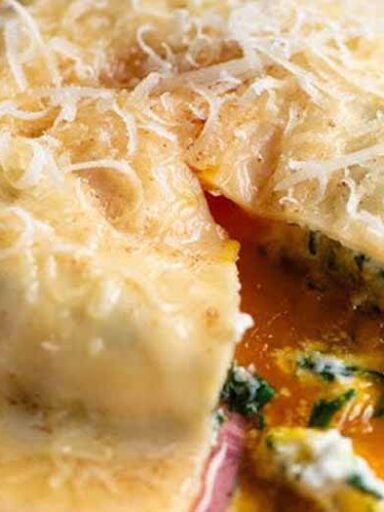 The distinction between raviolo and ravioli is simple but essential. Ravioli is the plural form of the word, referring to multiple small pasta parcels.