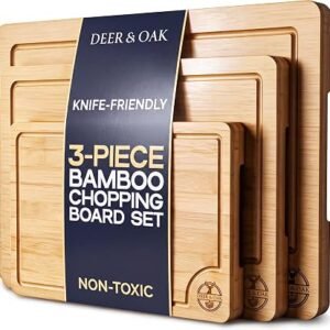 Deer & Oak 3-Piece Bamboo Chopping Board Set, Pre-Oiled Wooden Cutting Chopping Boards for Kitchens 33x24cm, 28x20cm, 22x15cm, with Side Handle and Grooves